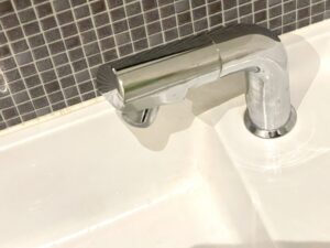タッチレス水栓